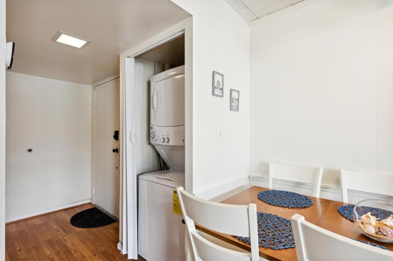 Fun & Comfy Beachside Getaway ~ King Bed ~ Balcony Ocean City Exterior photo