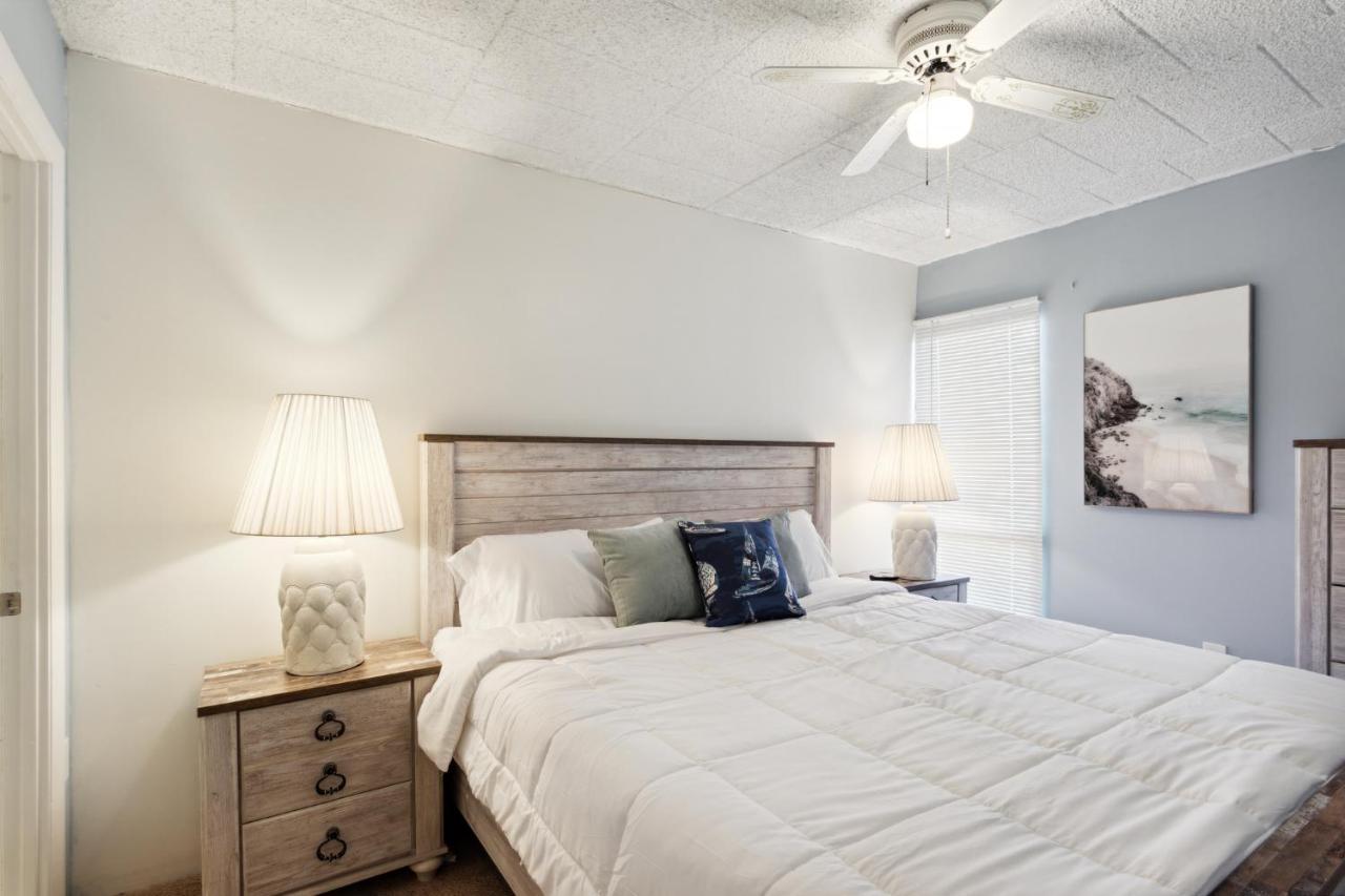 Fun & Comfy Beachside Getaway ~ King Bed ~ Balcony Ocean City Exterior photo